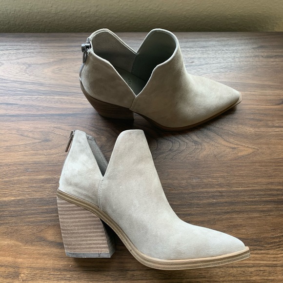 poshmark vince camuto